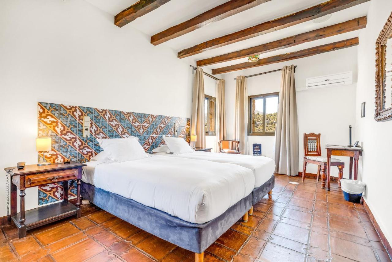 Hotel Castillo De Monda Bagian luar foto