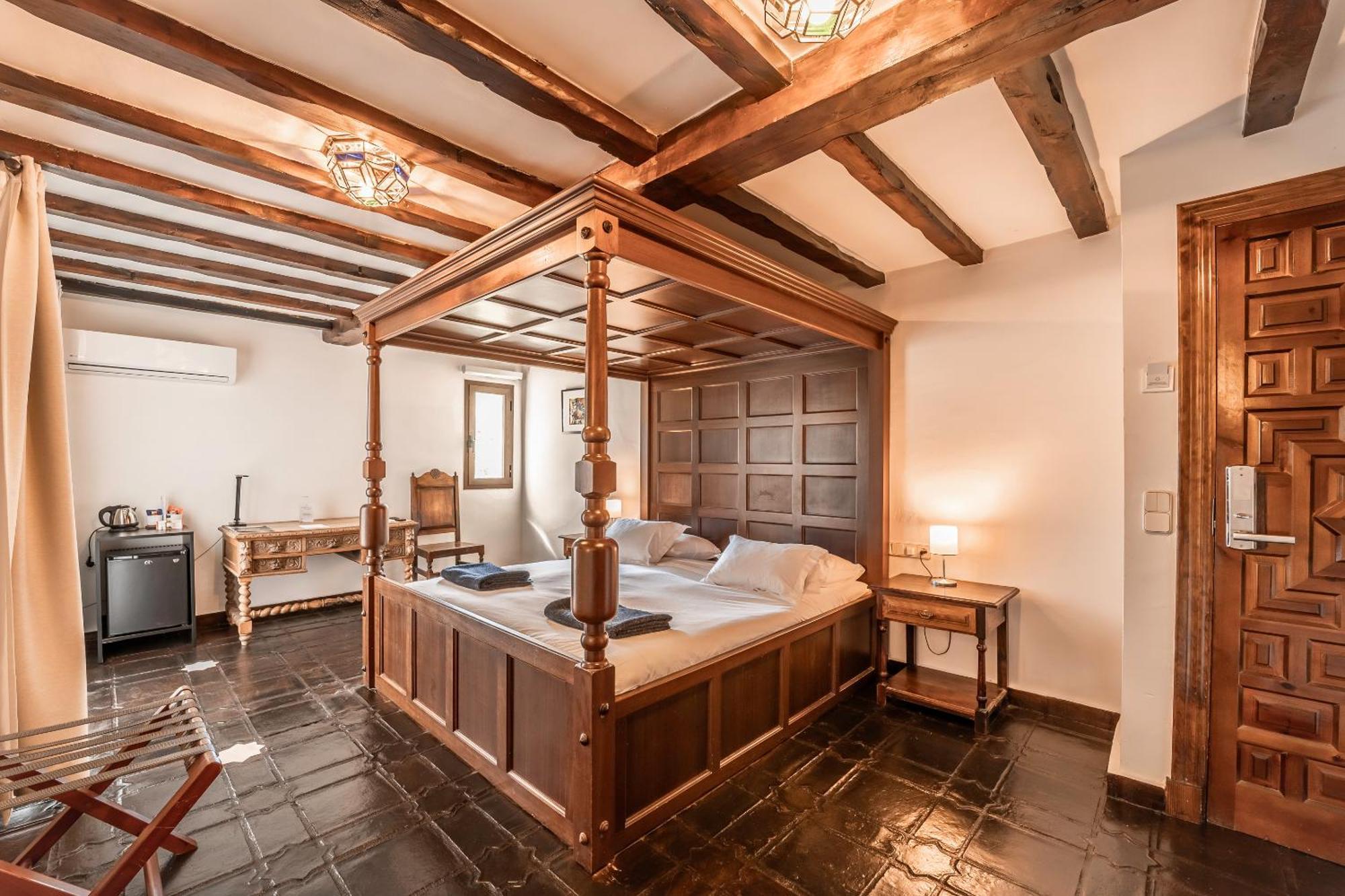 Hotel Castillo De Monda Bagian luar foto