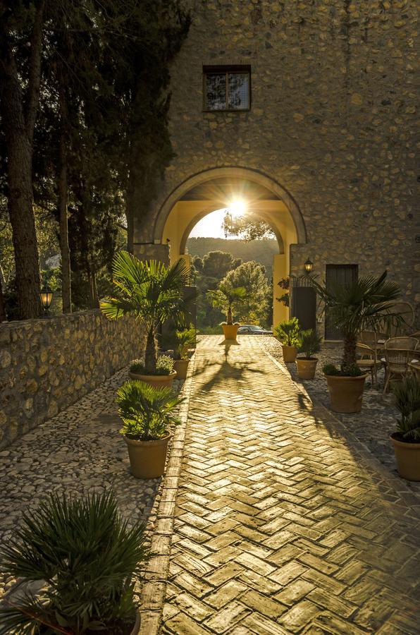 Hotel Castillo De Monda Bagian luar foto